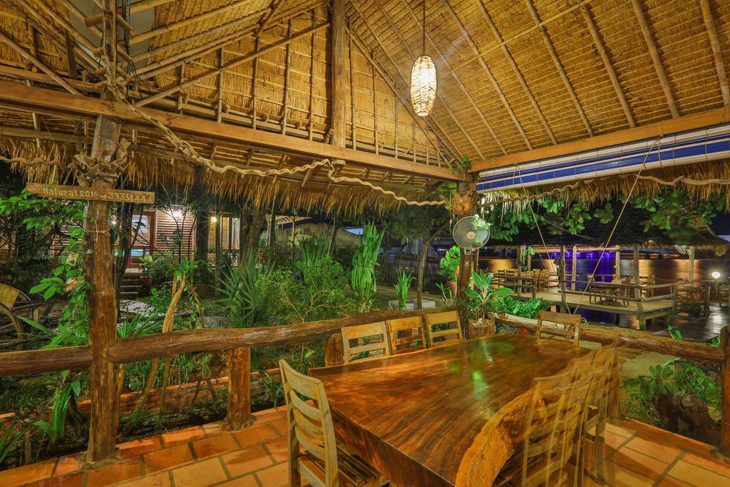 كامبوت Natural Bungalows Restaurant And Bar المظهر الخارجي الصورة